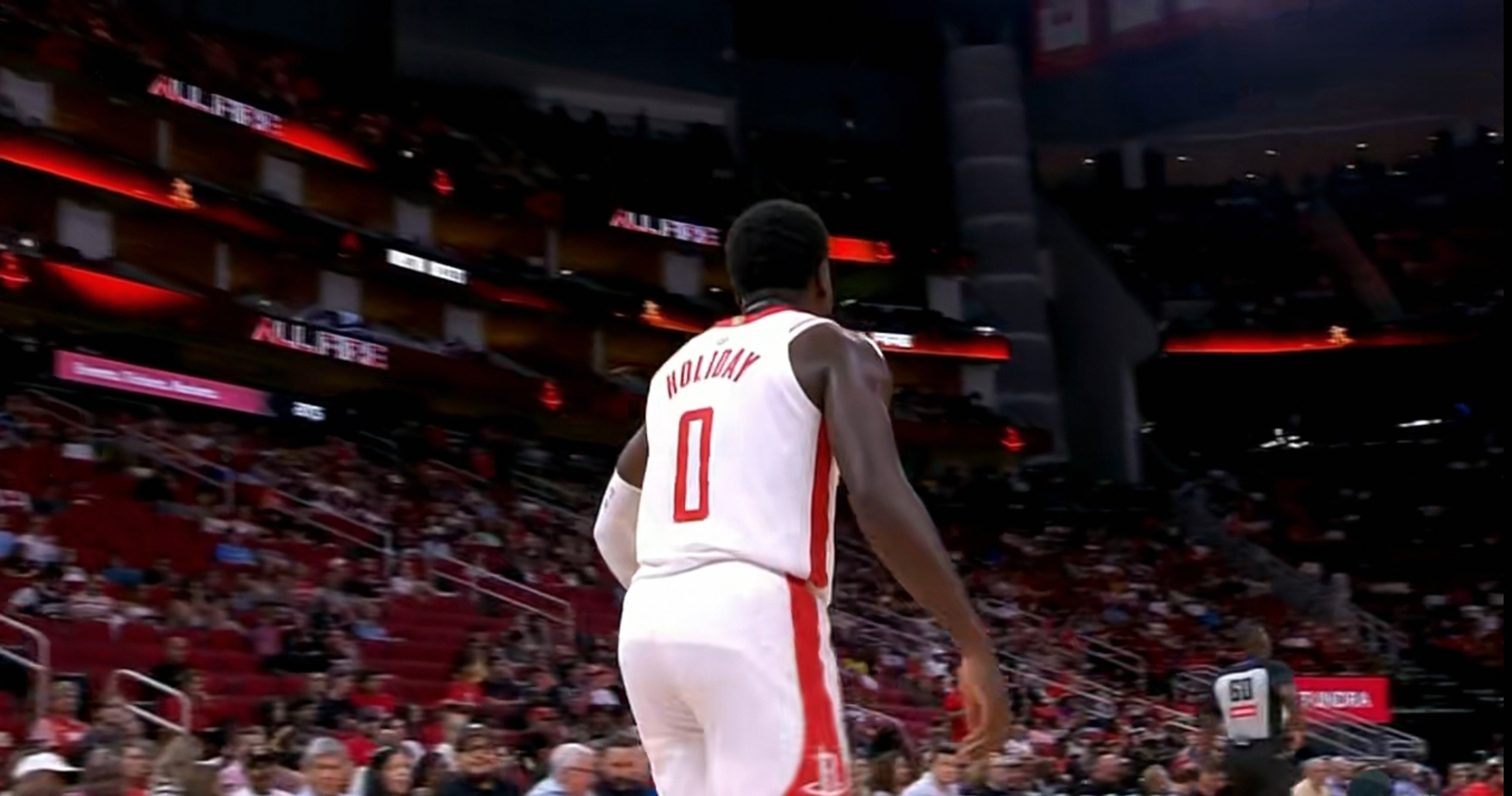 爵士完胜骑士，霍勒迪点燃赛场