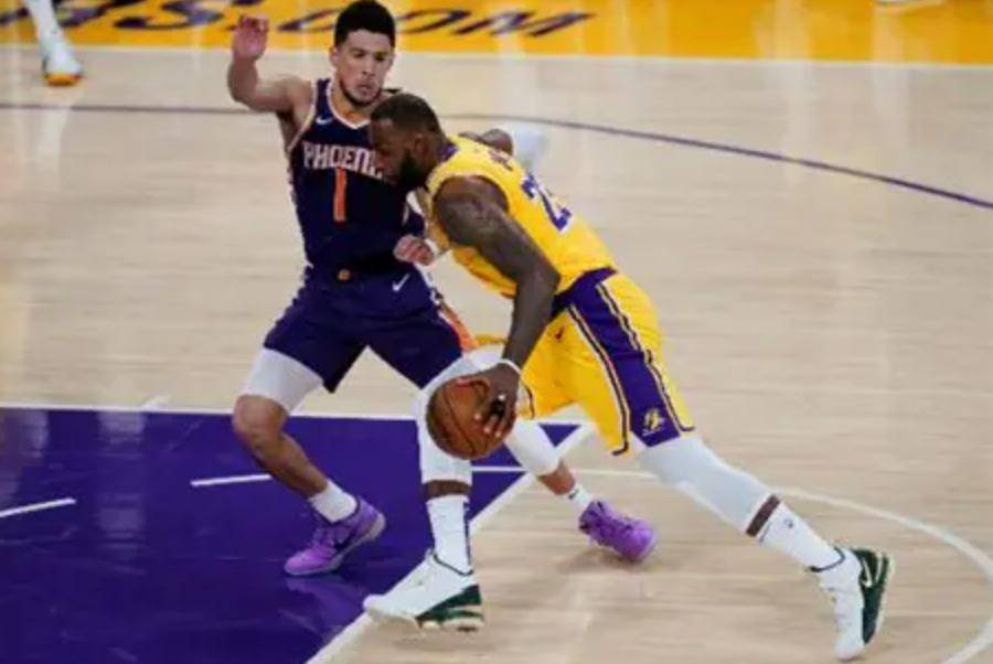 湖人B队碾压尼克斯，福克斯统治全场的简单介绍