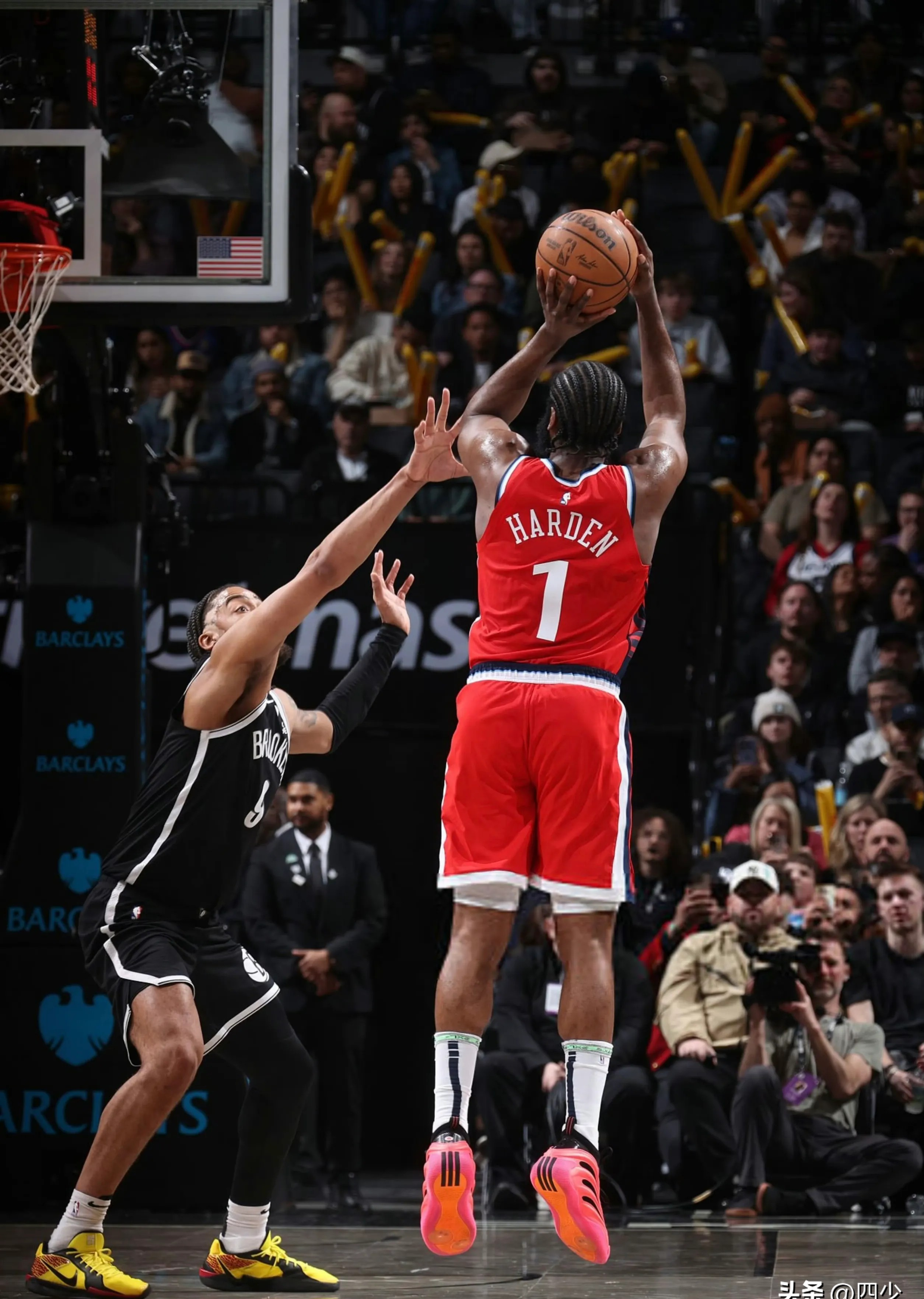 开云体育平台APP-快船队经过艰难半场，最终战胜灰熊队